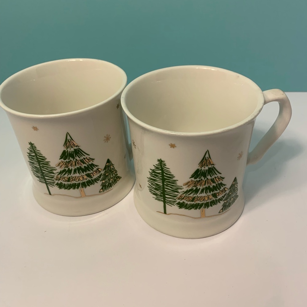 Set of 2 Grace Fine Porcelain Green Gold Christmas Trees Coffee/Tea Mugs